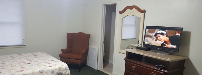 Huron Inn Motel (Darlington Efficiency Apartments) - From Web Listing (newer photo)